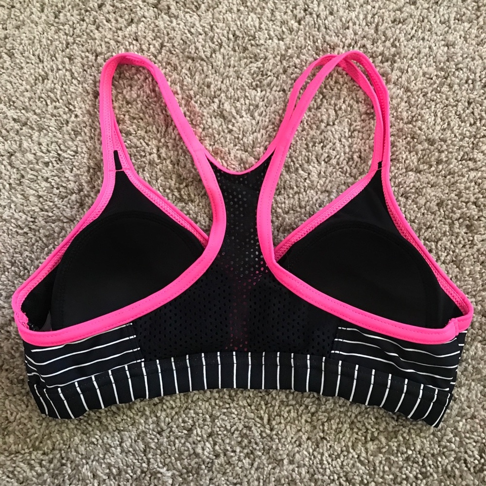 Sporty Bikini Top - Picture 4 of 7